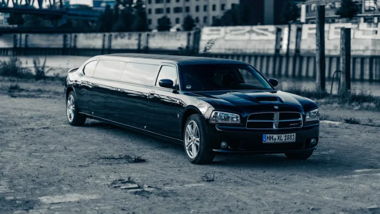 svart limousine